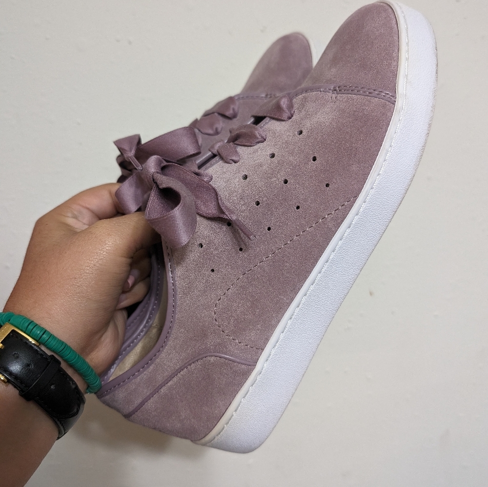 Vionic Women's Sneakers in Mauve and White